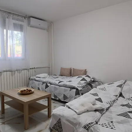 Chill Out Apartman Novi Apartment *